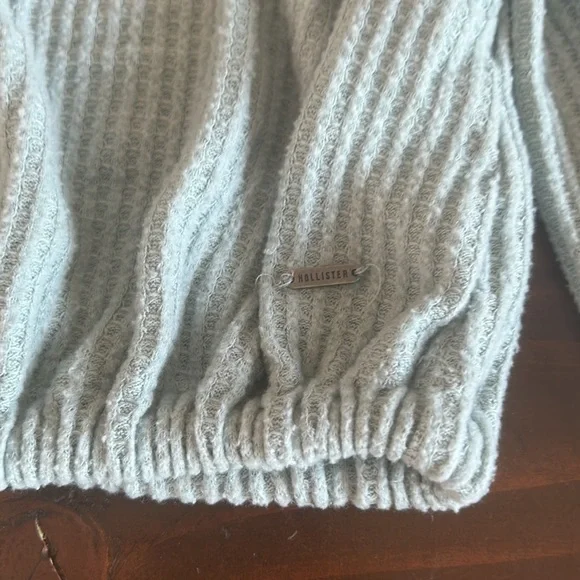 Hollister Long Sleeve Size XS - Picture 2 of 6